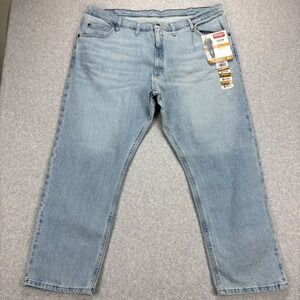 Wrangler Jeans Mens 44x30 Blue Light Wash Relaxed Fit Flex Comfort Five Star